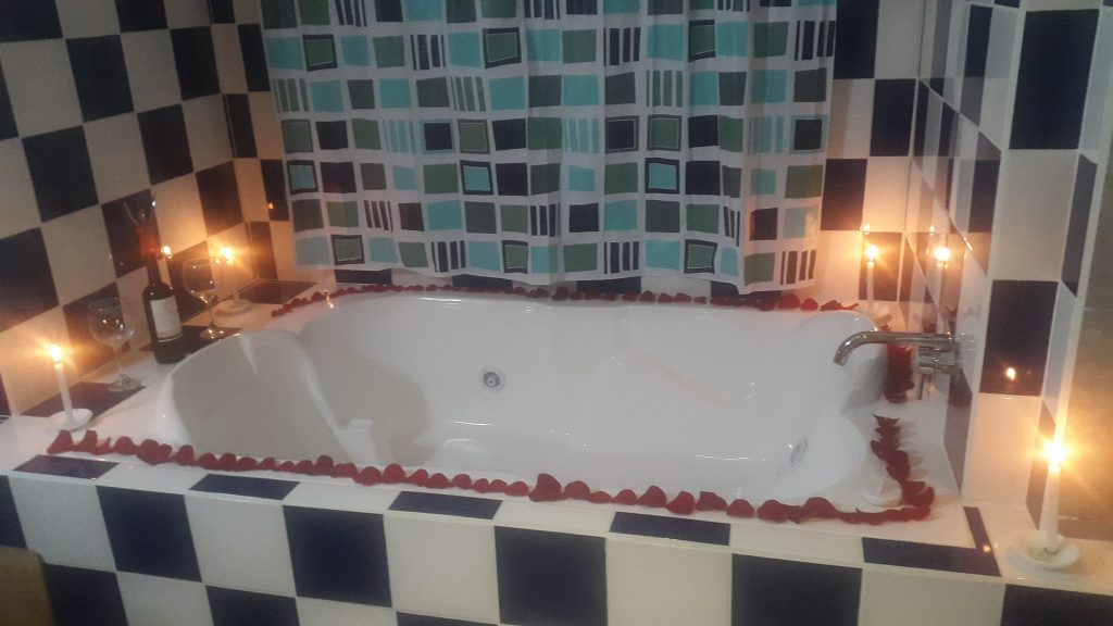 hot tub surprise in Mindo Ecuador